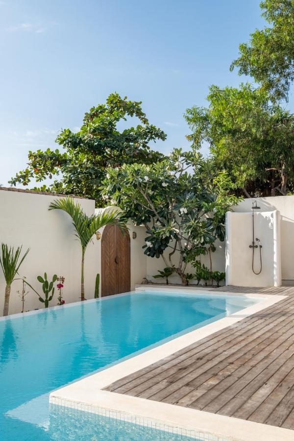 Villa Odyssea Gili Trawangan Exterior photo
